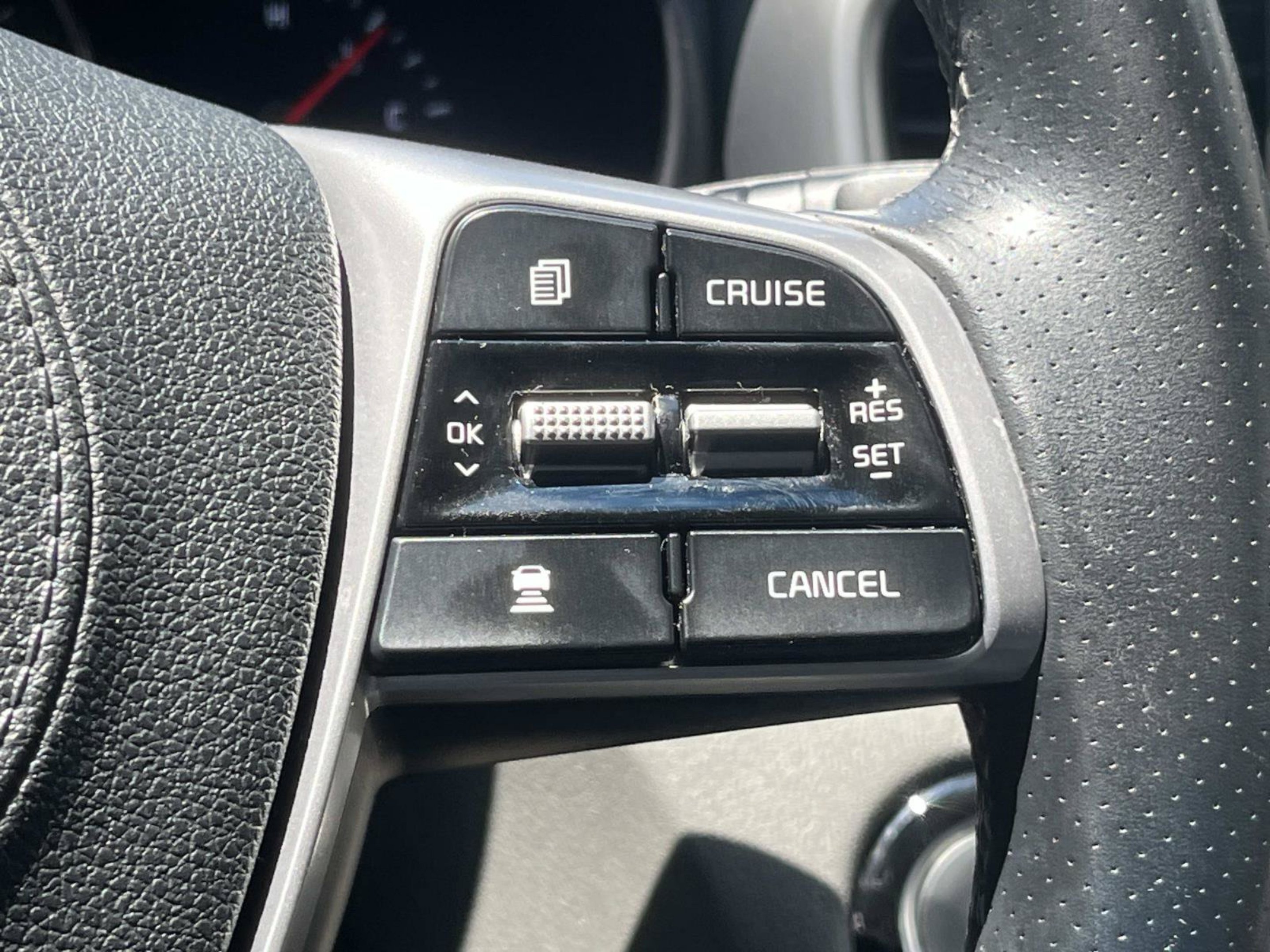 Used 2020 Imperial Blue Kia SX V6 image 40