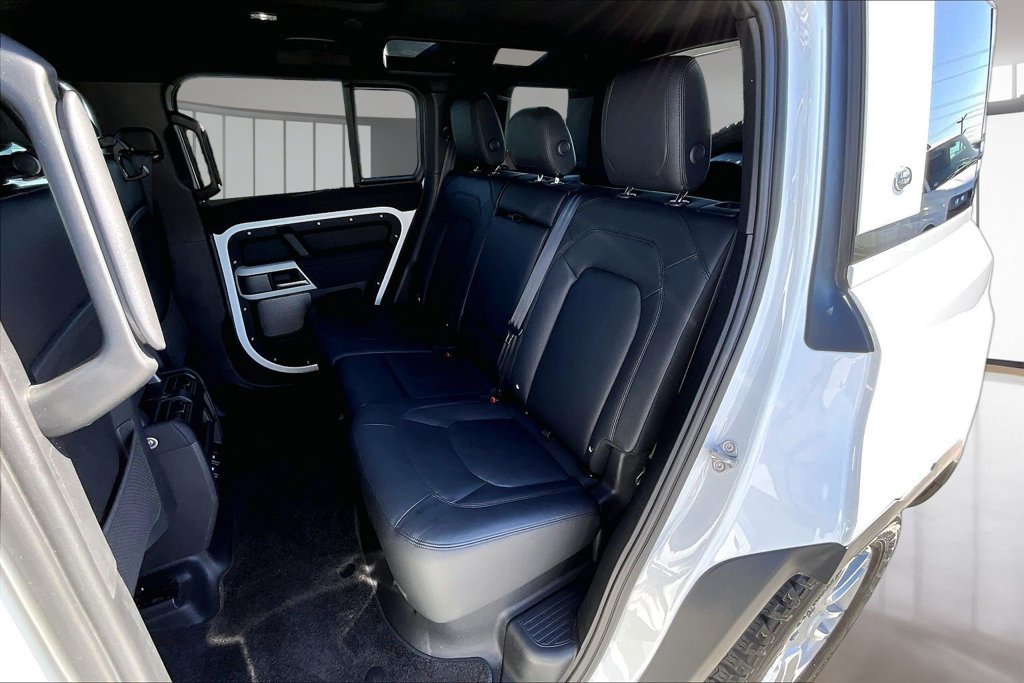 Certified Used 2023 Fuji White Land Rover S image 20