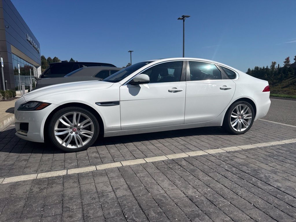 2016 Jaguar XF Premium