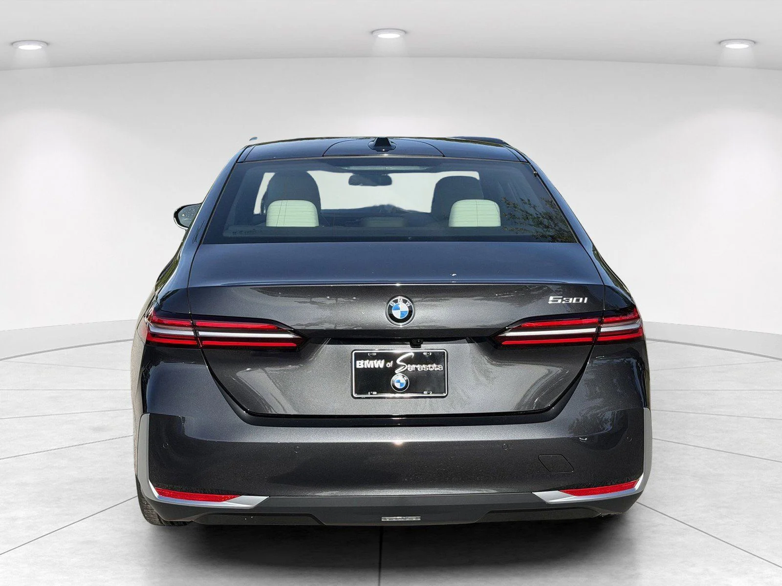 New 2027 Dark Graphite Metallic BMW 530i image 5