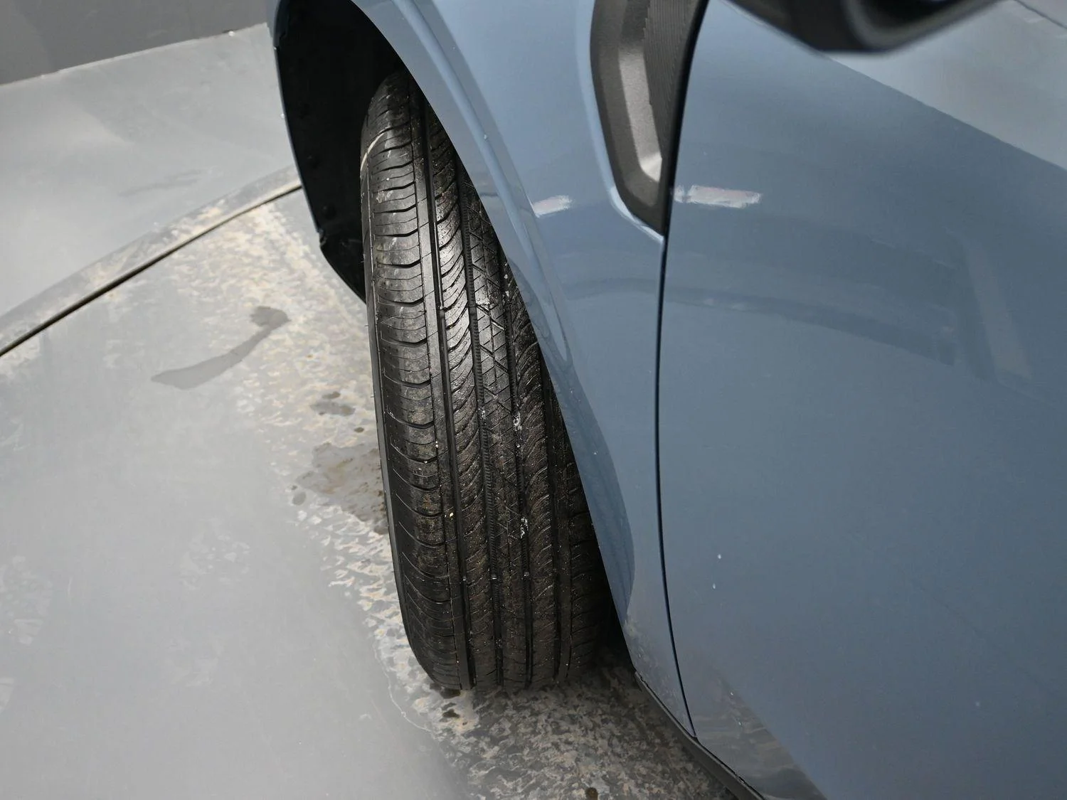 New 2026 Azure Gray Metallic Tri-Coat Ford XLT image 5