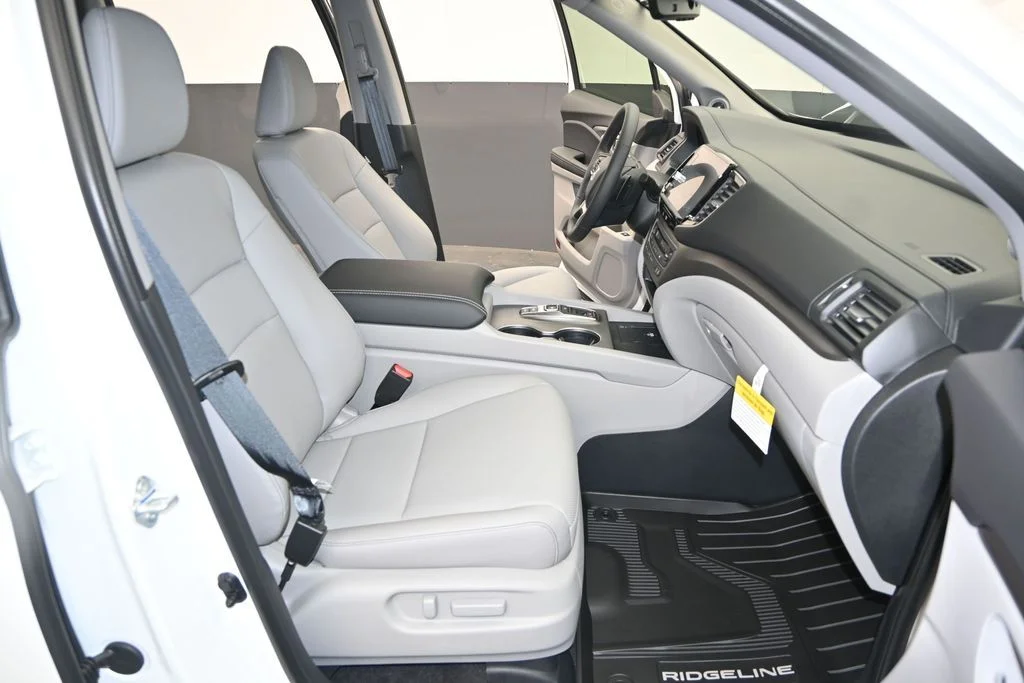 New 2026 Platinum White Pearl Honda RTL image 24