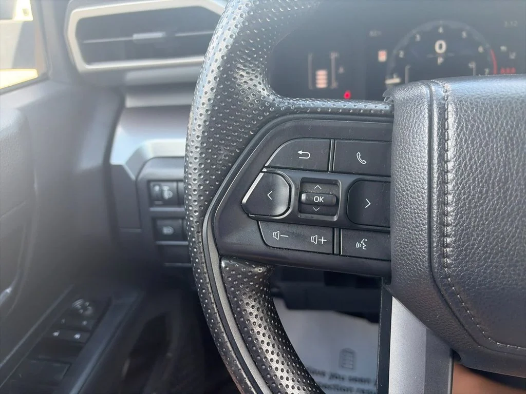 Used 2025 White Toyota SR5 image 27