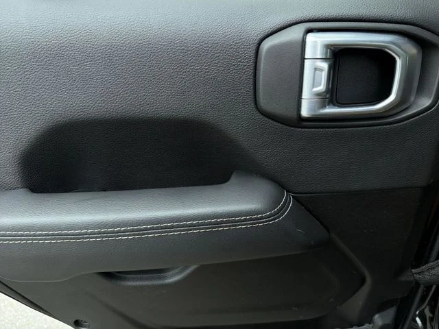 Used 2021 Black Jeep Rubicon image 21
