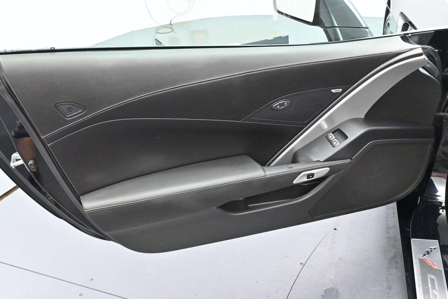Used 2019 BLACK Chevrolet 1LT image 9