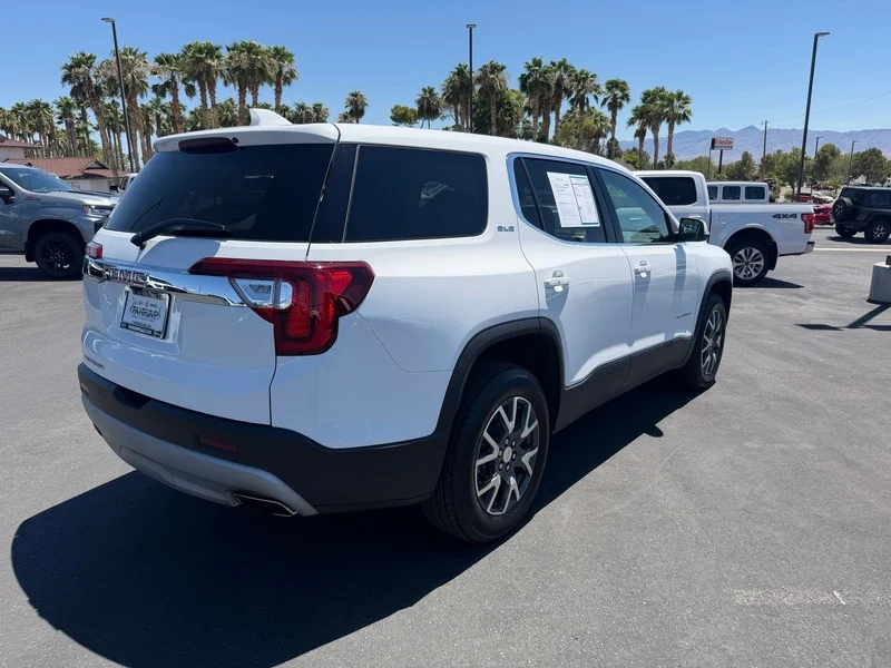 Used 2022 Summit White GMC SLE image 3
