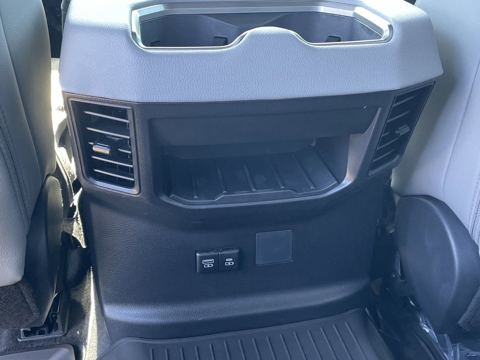 2025 Toyota Tundra Limited - Photo 14