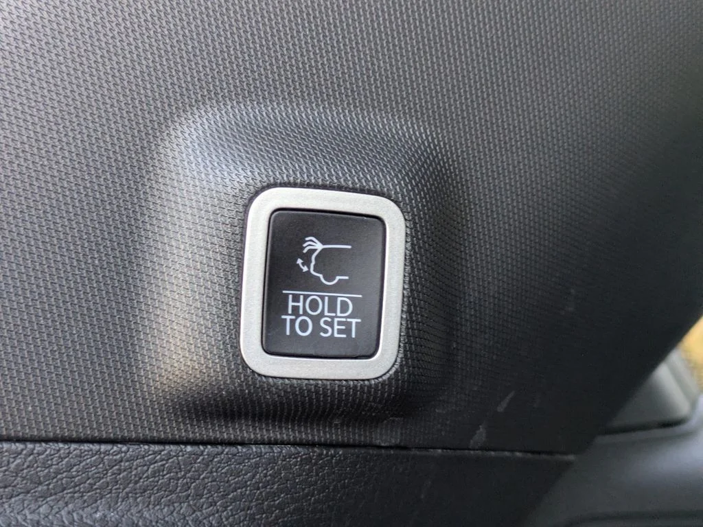 Used 2022 Gray Jeep Overland 4xe image 14