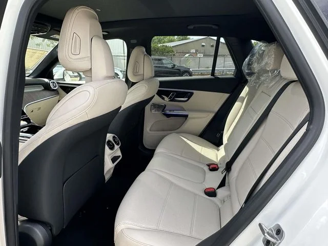 New 2026 White Mercedes-Benz GLC 300 image 31