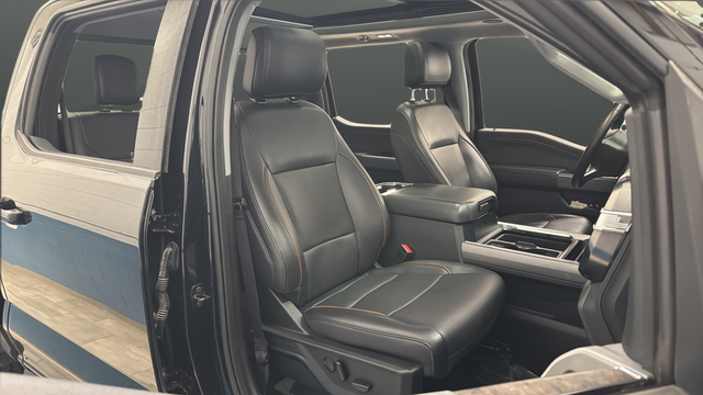 Used 2025 Agate Black Metallic Ford Lariat image 23