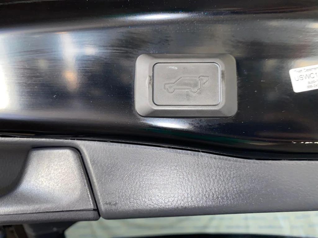 Used 2022 Black Toyota XLE image 19