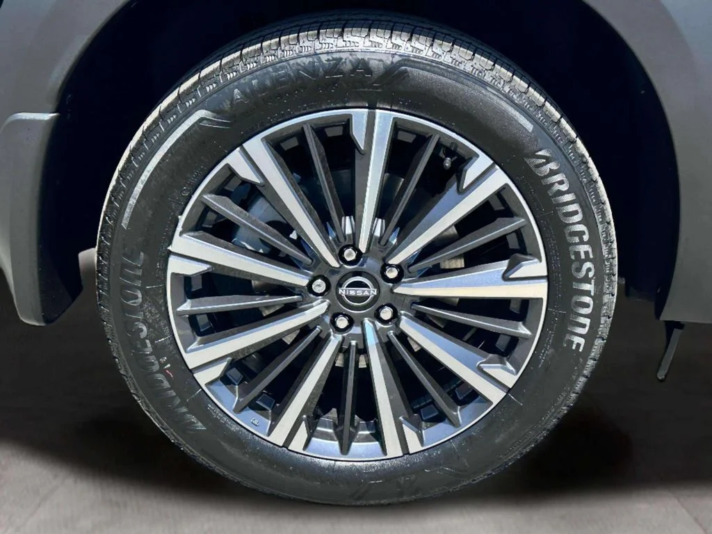 New 2026 Super Black Nissan Platinum image 10