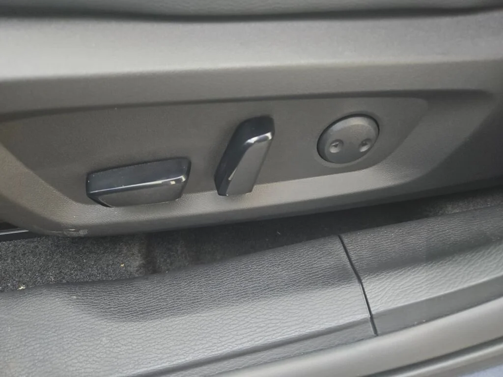 2025 Mitsubishi Outlander Plug-in Hybrid SEL - Photo 18