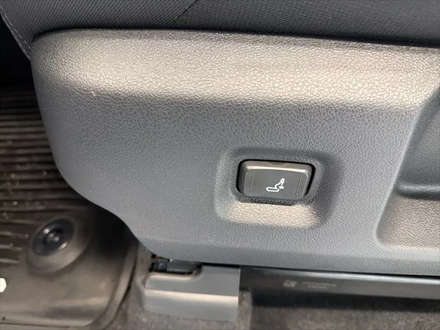 2026 Toyota Tacoma SR5 - Photo 11