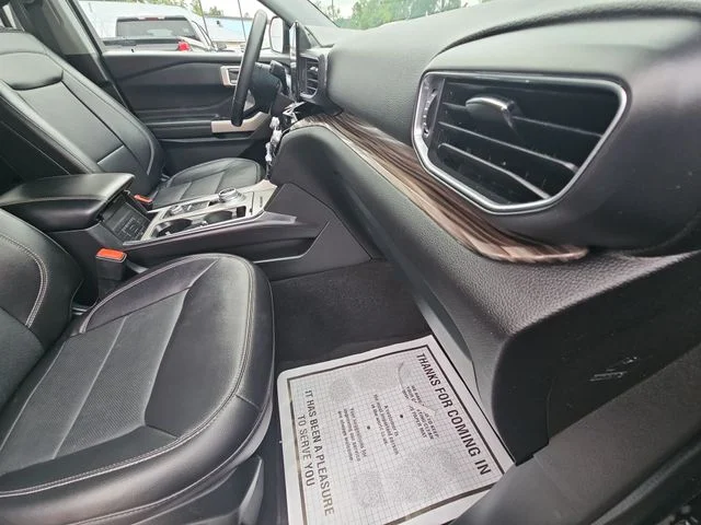 Used 2024 Black Ford Limited image 32