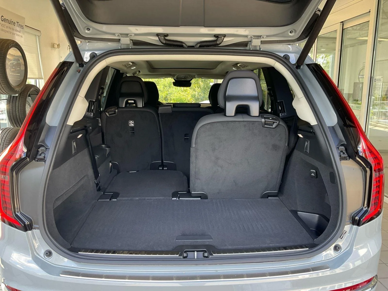 2026 Volvo XC90 Plus - Photo 16