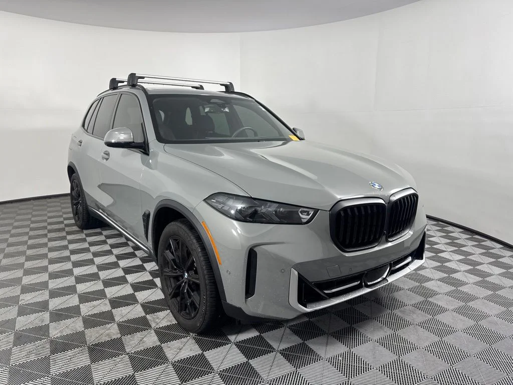 Certified Used 2025 Green BMW xDrive40i image 3