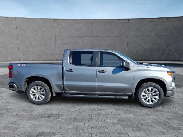 Used 2024 Gray Chevrolet Custom image 7