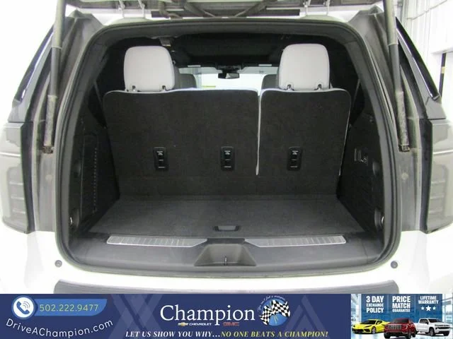 Used 2025 Iridescent Pearl Tricoat Chevrolet Premier image 16