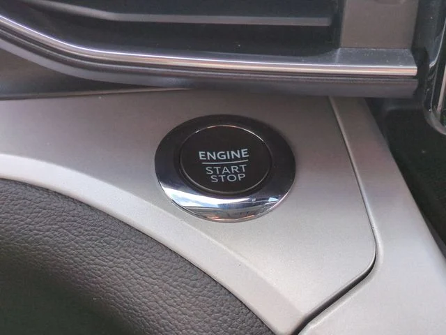 Used 2024 Silver Ford XLT image 25