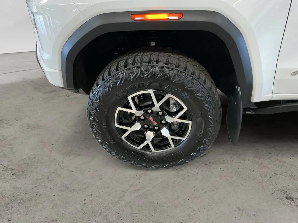 Certified Used 2024 Summit White GMC AT4X image 9