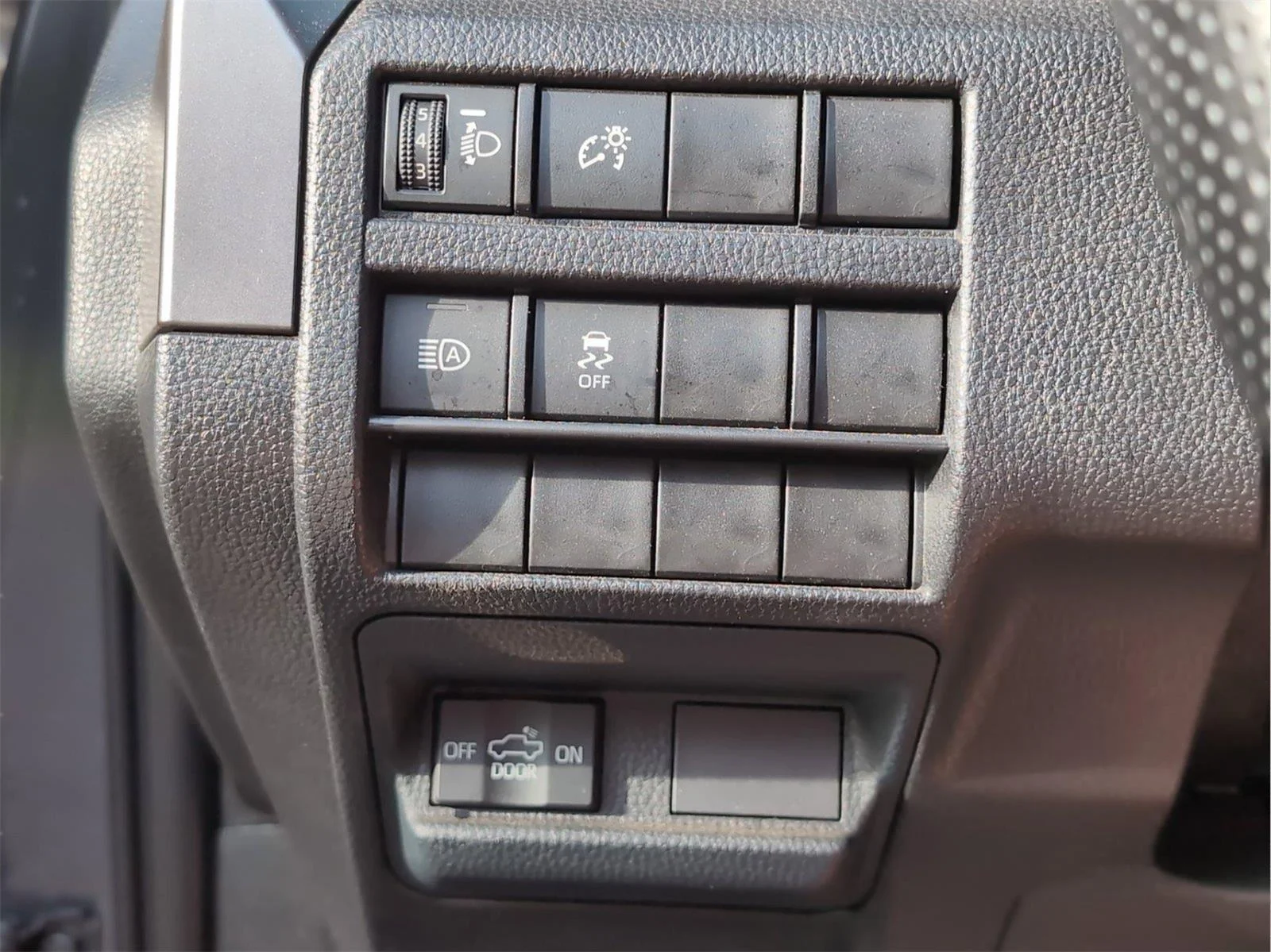Used 2025 Underground Toyota SR5 image 25