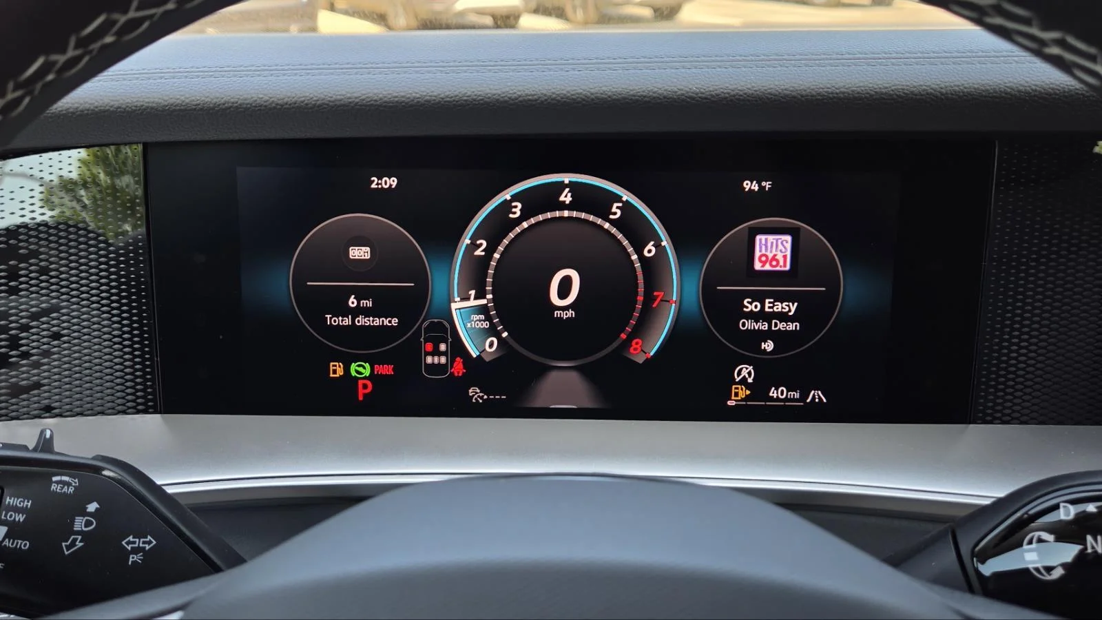 New 2026 Platinum Gray Metallic Volkswagen SE image 28