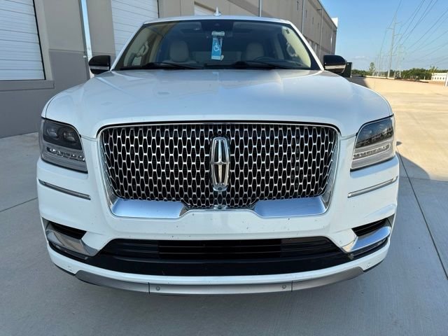 Used 2021 White Lincoln Reserve image 2