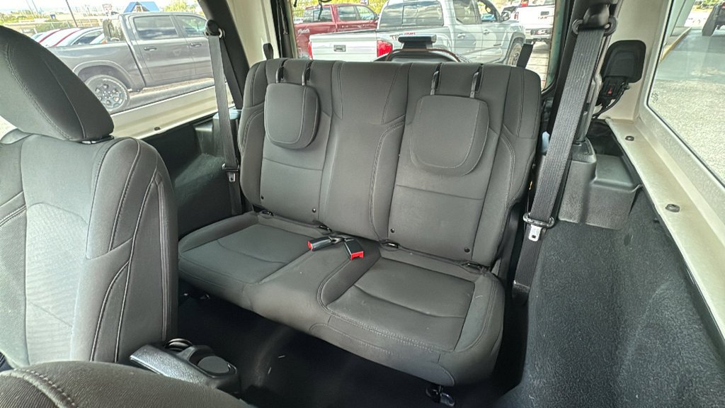 Used 2022 Gray Jeep Sport S image 16