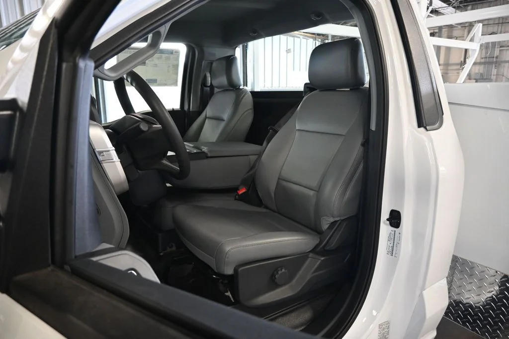 New 2026 Oxford White Ford XL image 11