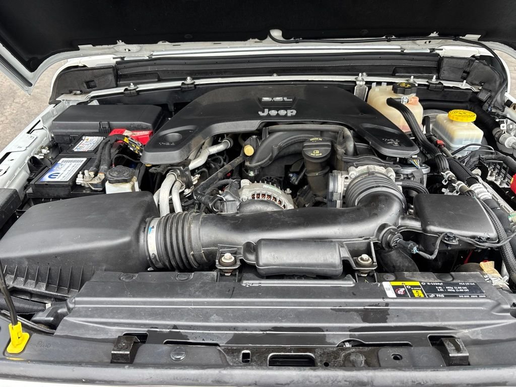 Used 2020 White Jeep Sport image 11