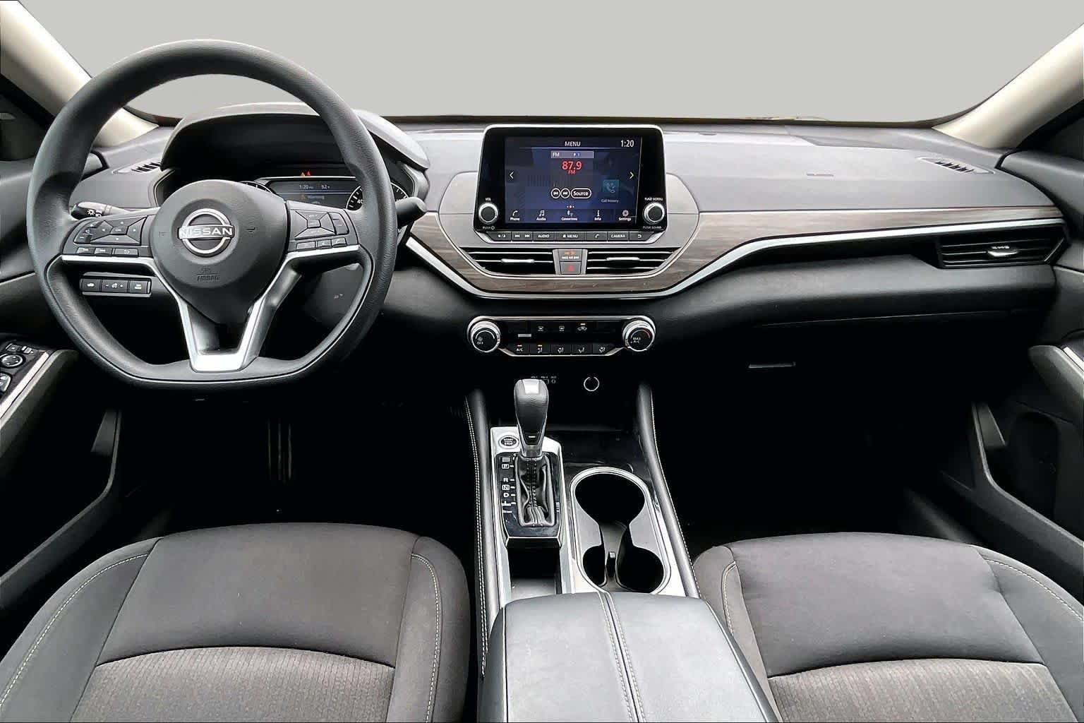 Used 2023 Super Black Nissan 2.5 SV image 16