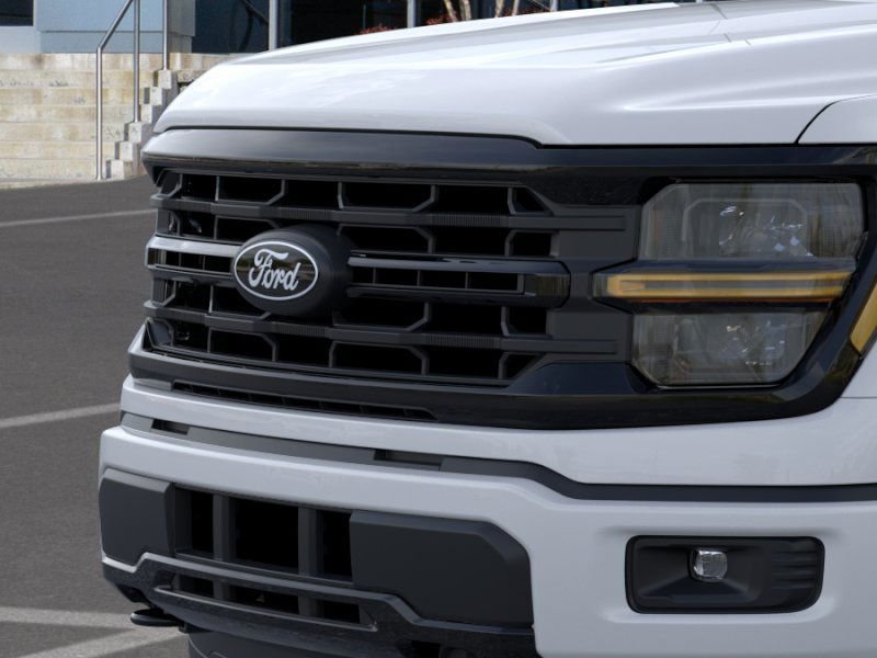 New 2026 Oxford White Ford XLT image 17