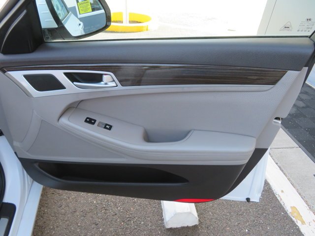 Used 2015 Casablanca White Hyundai 3.8L image 10