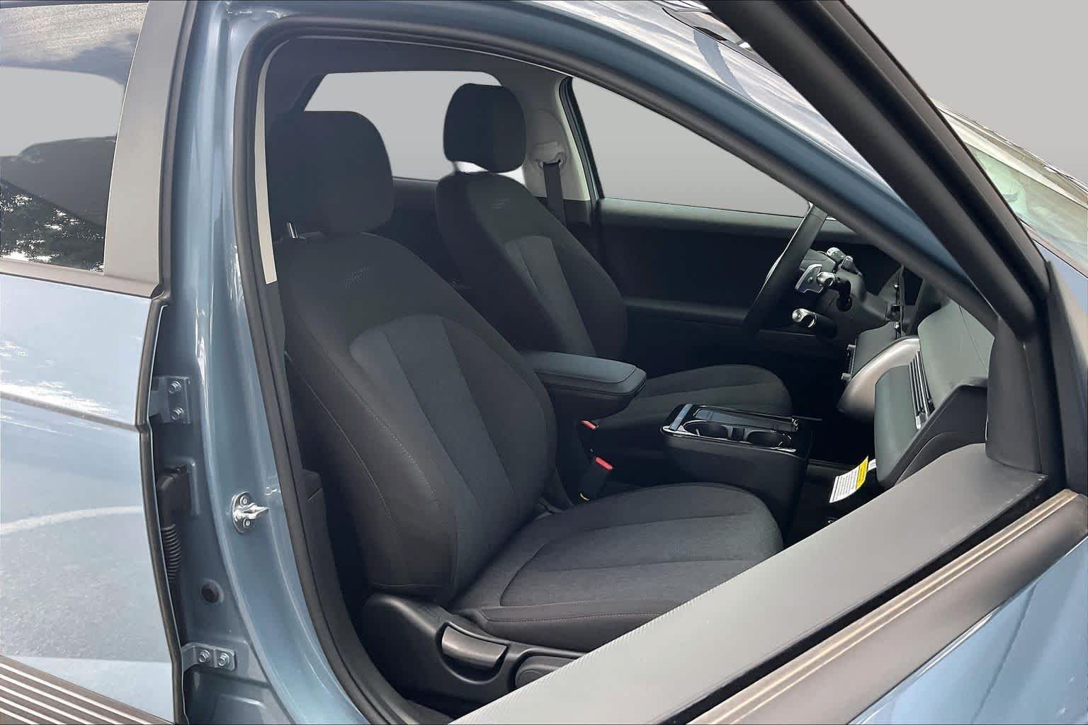 2026 Hyundai IONIQ 5 SE - Photo 8