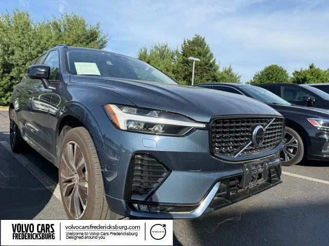 2024 Volvo XC60 B5 Plus Dark Theme AWD's photo