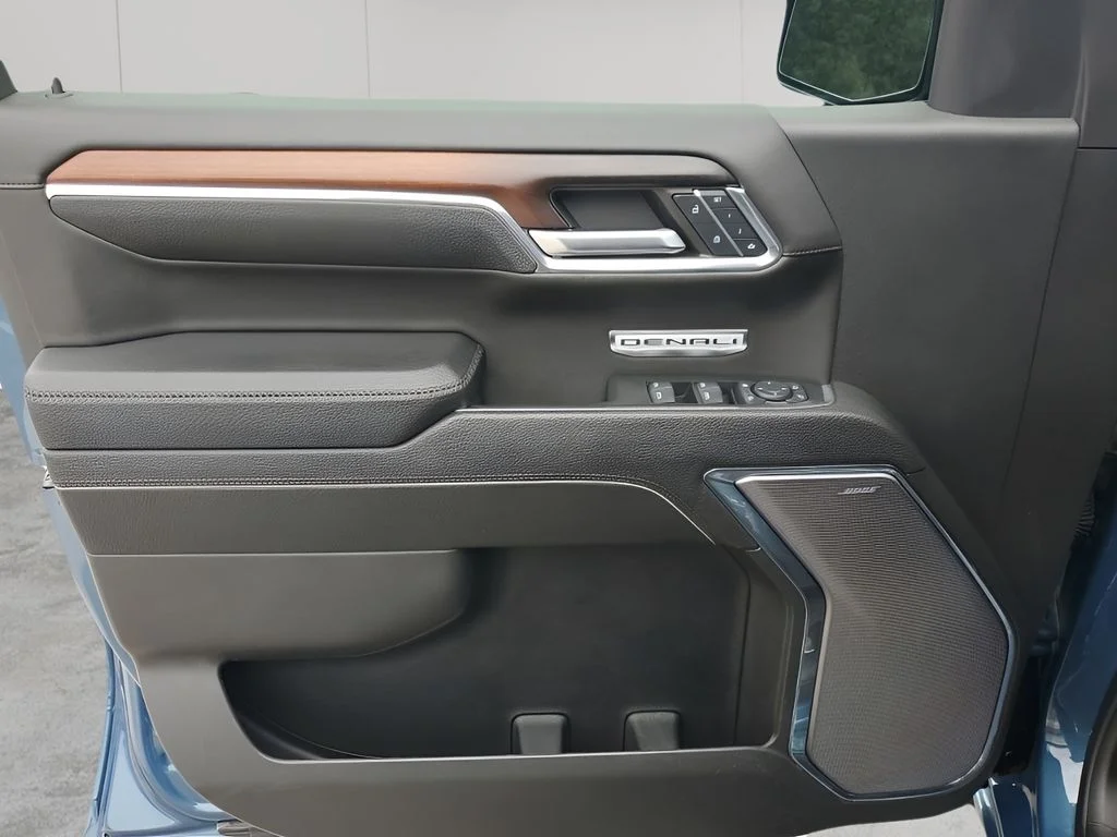 Used 2024  GMC Denali image 26
