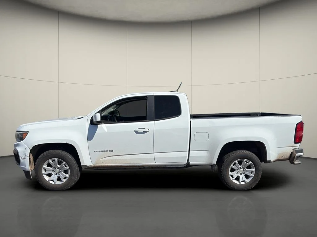 Used 2021 White Chevrolet LT image 4
