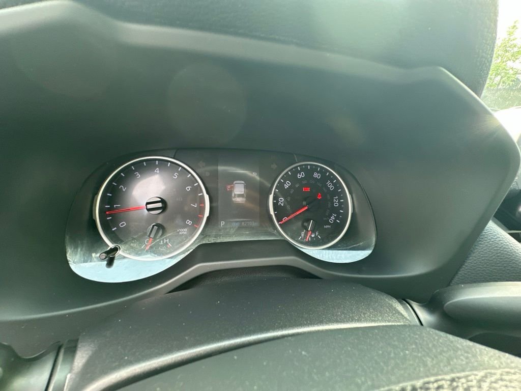 Used 2019 White Toyota LE image 12