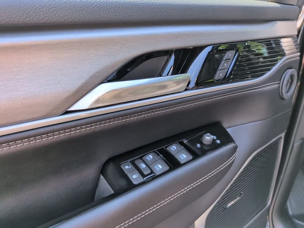 New 2026 High Gloss Black Jeep Grand Wagoneer image 14