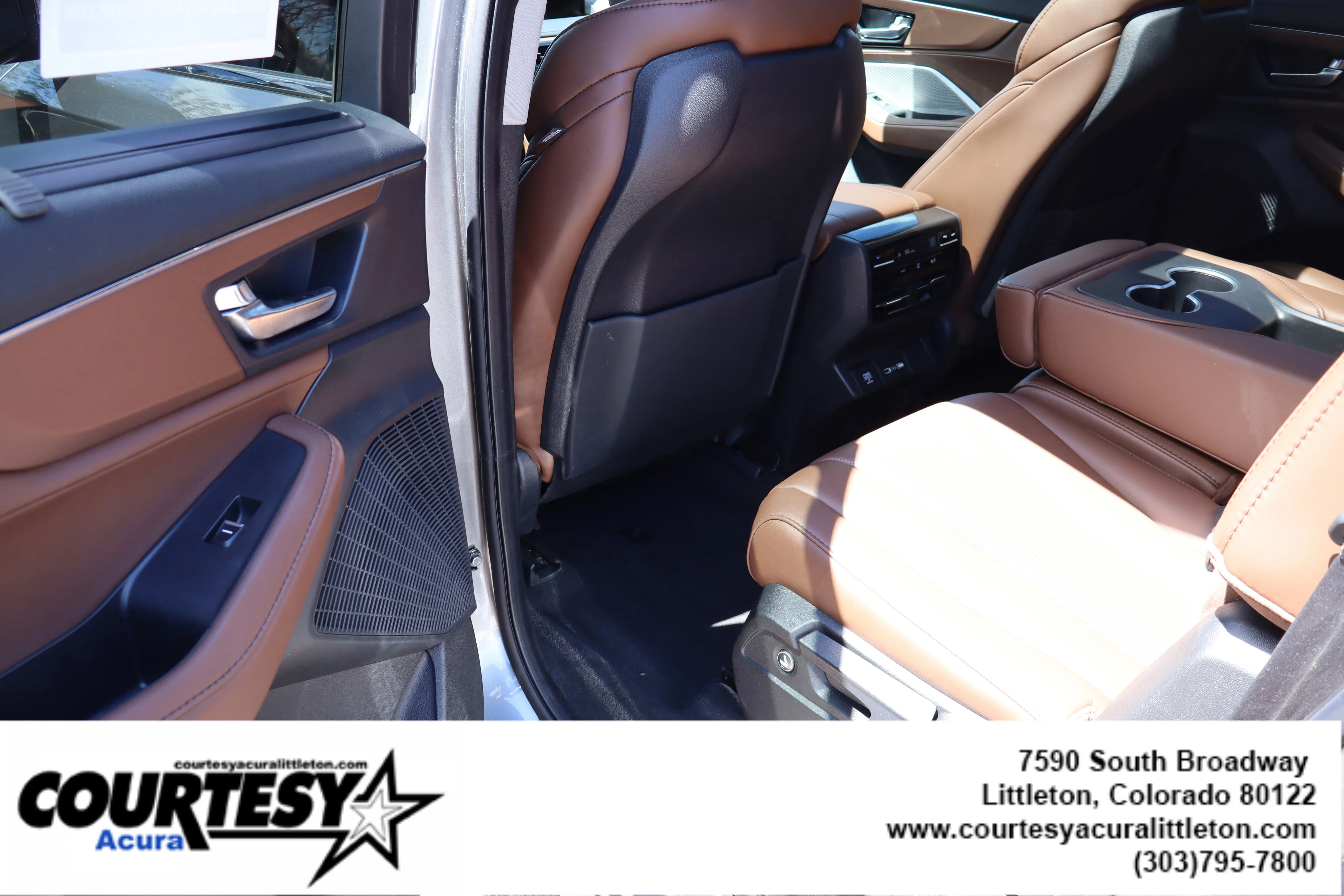 Used 2024 Liquid Carbon Metallic Acura SH-AWD TECH image 28