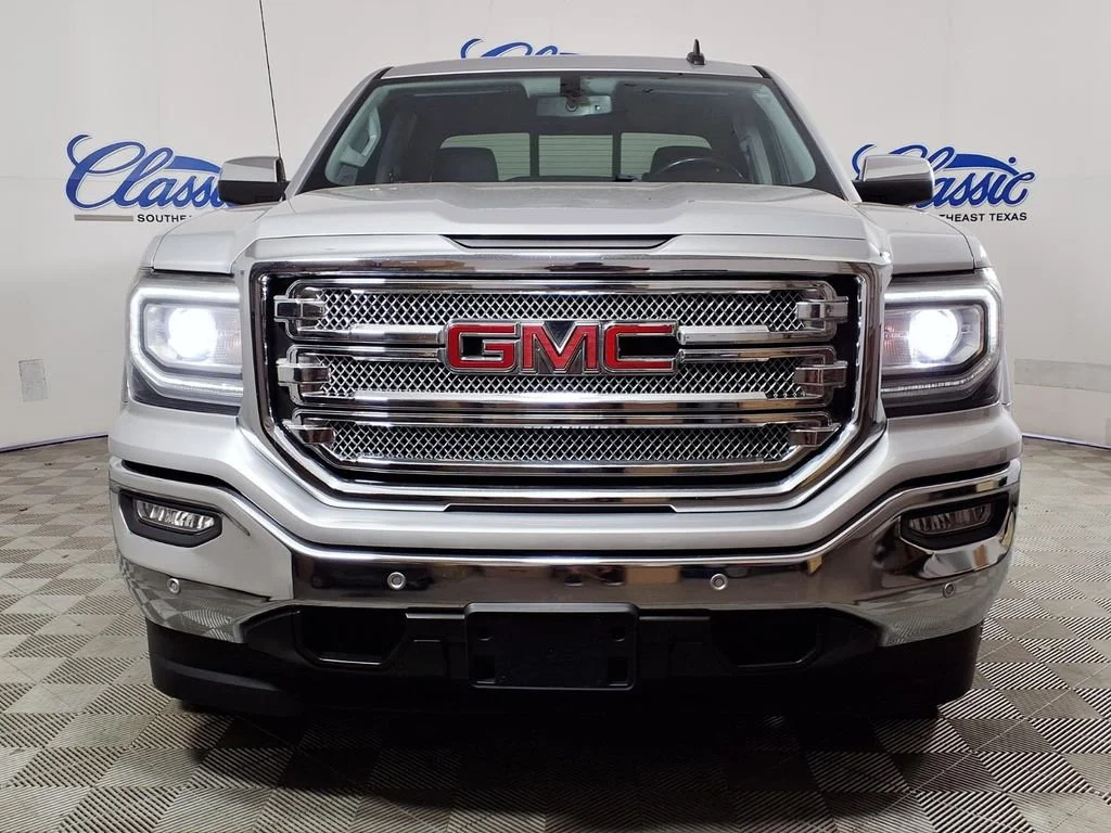 Used 2018 QUICKSILVER METALLIC GMC SLT image 3