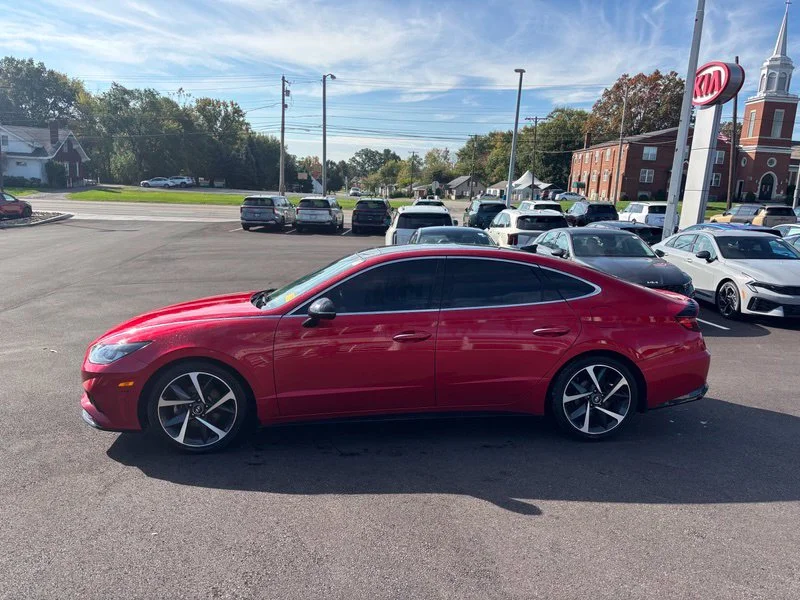 Used 2021 Red Hyundai SEL Plus image 5