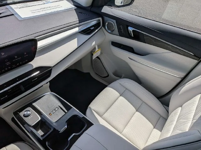 New 2027 Iridescent White Tricoat Buick Avenir image 19