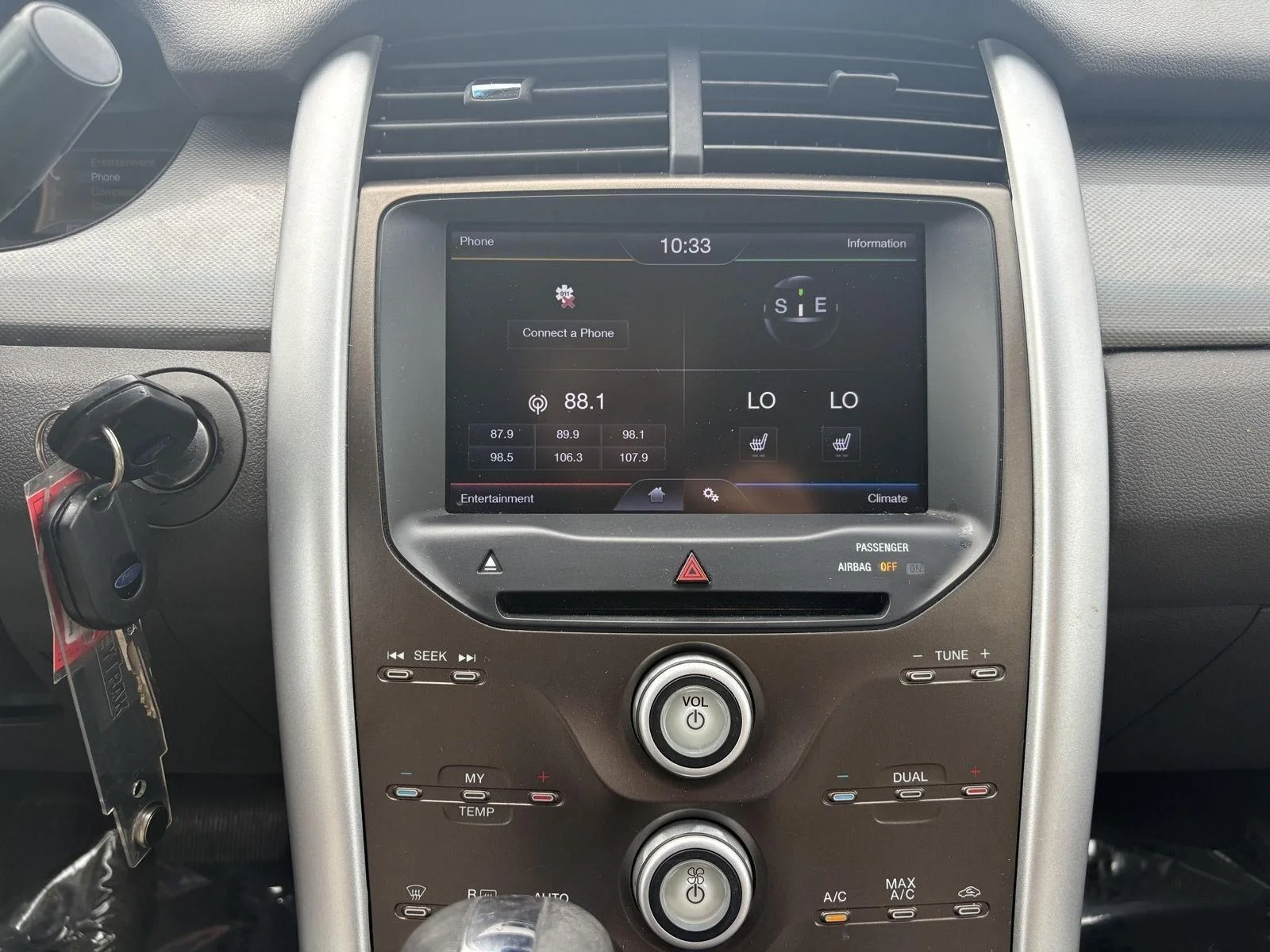 Used 2013 White Ford 4dr SEL AWD image 16
