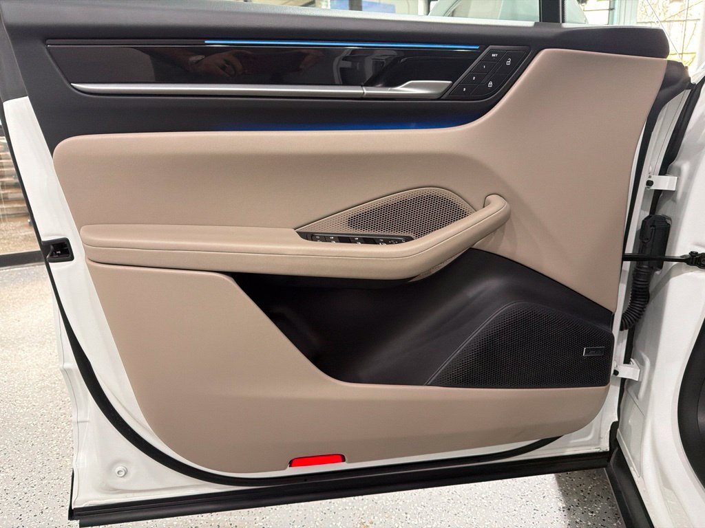 Certified Used 2025 White Porsche  image 23