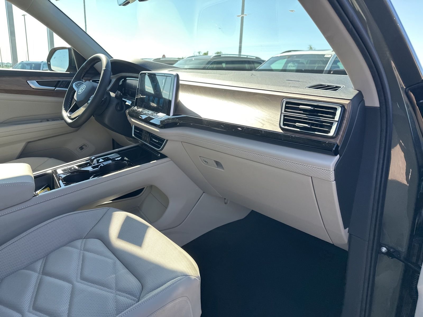 New 2026 Green Volkswagen 2.0T SE w/Technology image 40