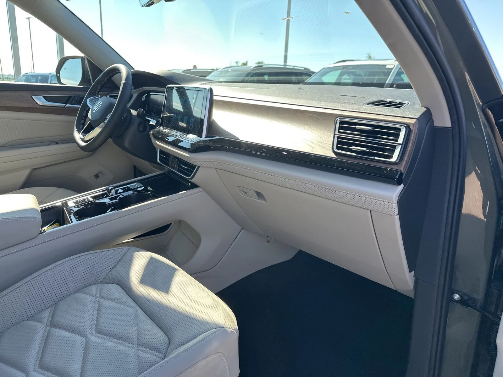 New 2026 Green Volkswagen SE w/Technology image 40