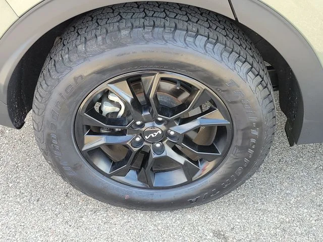 Used 2024 Green Kia X-Pro image 7