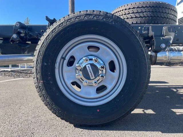 2026 Ford F-350 Super Duty Chassis Cab XL - Photo 7